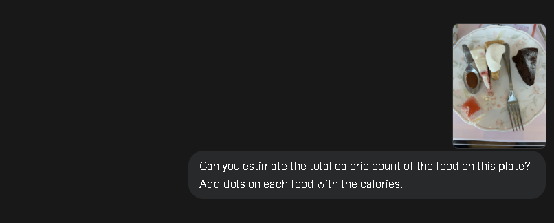 デザートが乗っている画像とMeta AIへの指示「総カロリーの算出と画像にカロリーを表示して」